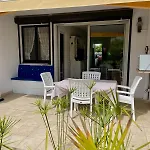 Appartement Les Pinedes Jardin Fleuri Et A Pied Au Calme