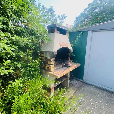 Apartment Les Pinedes - Un Jardin Fleuri A Cote De La