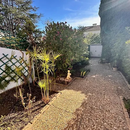Apartmán Les Pinedes Jardin Fleuri Et A Pied Au Calme Le Grau-du-Roi
