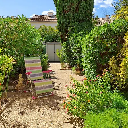 Les Pinedes Jardin Fleuri Et A Pied Au Calme * Le Grau-du-Roi
