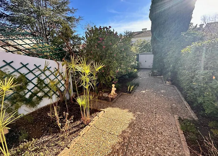 아파트 Les Pinedes - Un Jardin Fleuri A Cote De La 르그로뒤후아